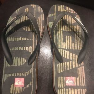 Quicksilver Rasta Flip Flops ❤️💚💛